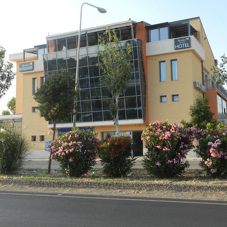 Erasmus Hotel Gela Exterior foto